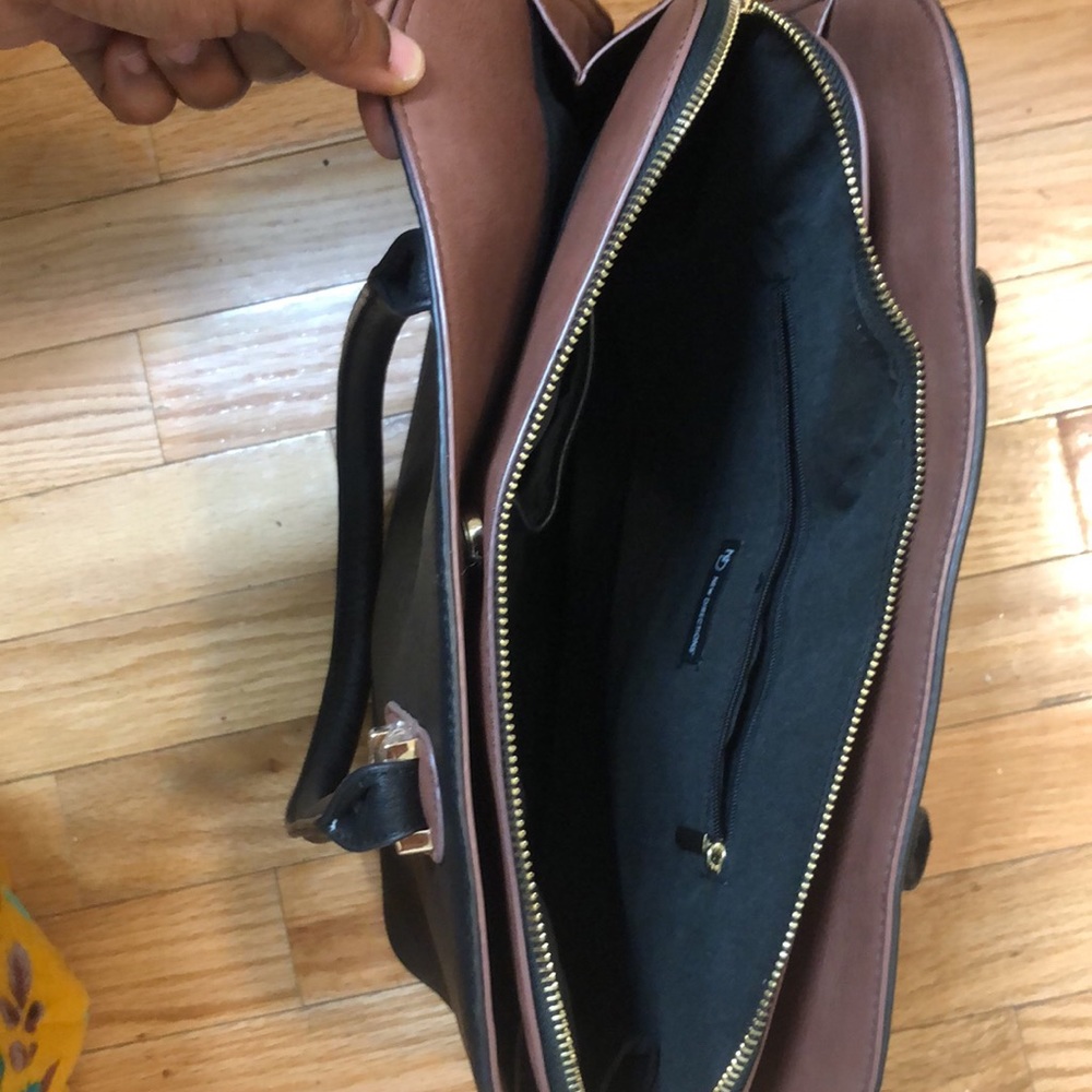 New Direction Purses - Picture 3 of 4